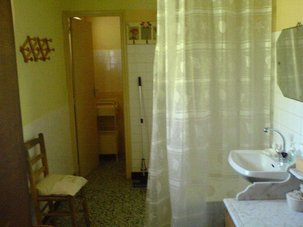 Les Champys Saint-Péreuse Exterior foto